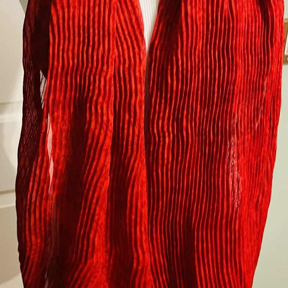 NWT Handmade Crinkled Red Scarf by Sana – Modern Minimalist Chic - Picture 2 of 5